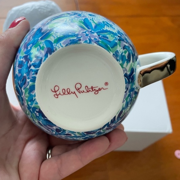 Lilly Pulitzer Set: 2 Oversized Mugs
"Lion Around" Blue Floral Gold Trim NIB - Picture 8 of 16